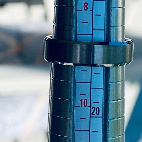 Titanium ring - Picture 3 of 7